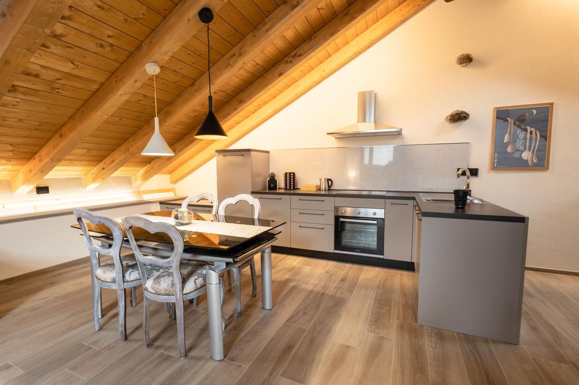 Maison Aubert In Centro Storico อาออสตา ภายนอก รูปภาพ